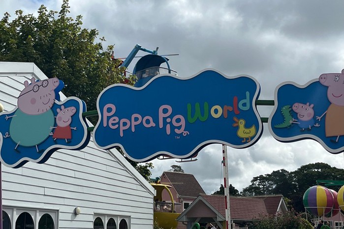 Peppa Pig World sign