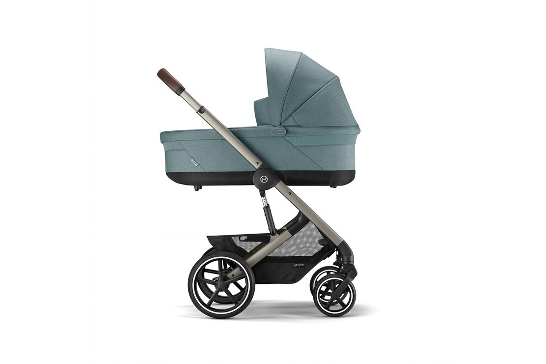 Product shot of Cybex Balios S Lux with carrycot