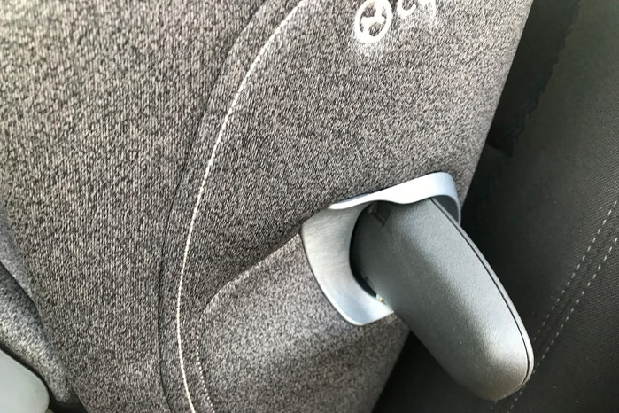 Side impact 'wing' on Cybex Anoris T car seat